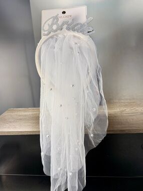 White Bridal Headband with Veil and Pearls